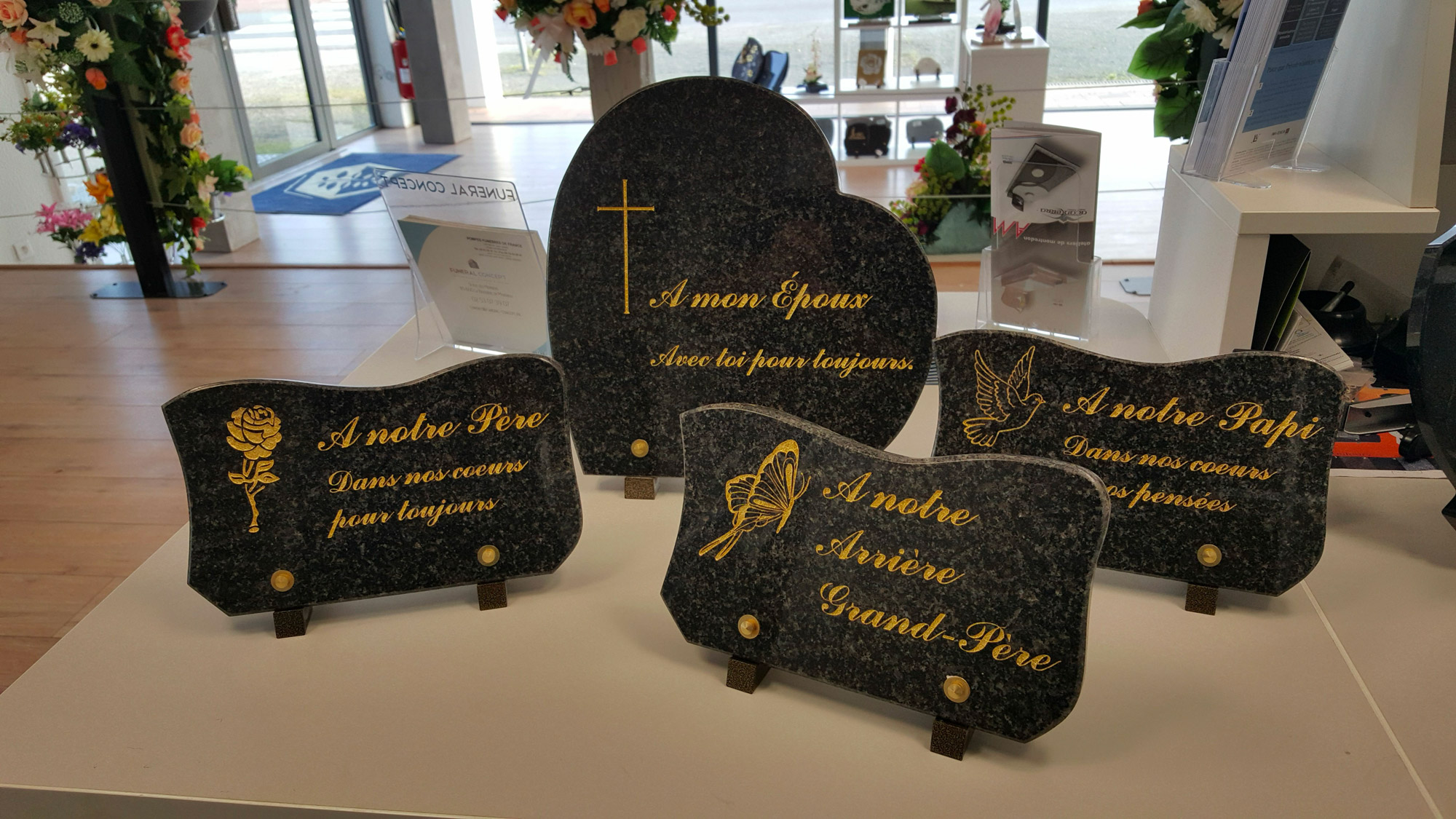 Les plaques funéraires - Maison Cridel